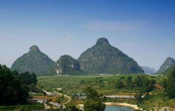 北盤江沿岸的木棉花壩草紅軍渡口紀念碑壩草渡口白層古渡遺址白層大橋