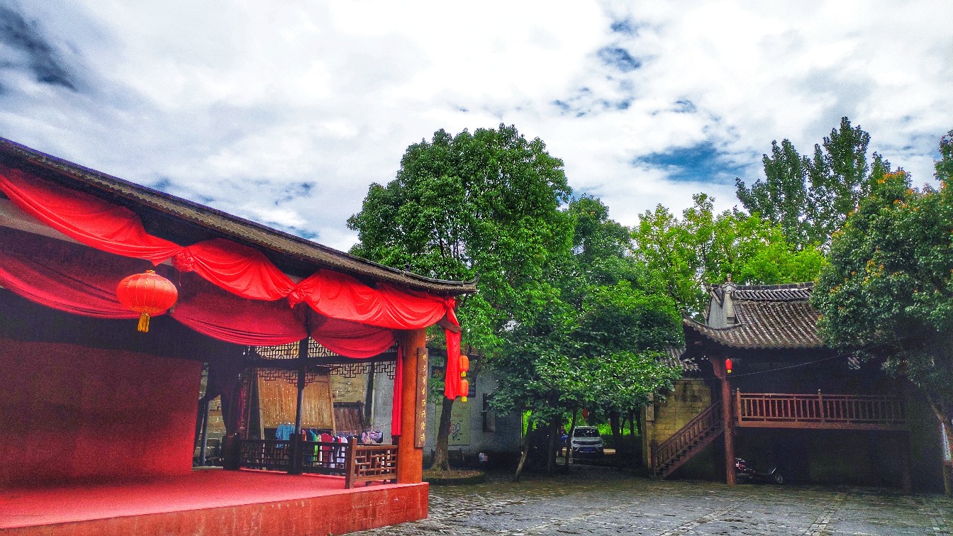 乐在骑中,途我自游……《骑行武漢後花园,黄陂大余湾古民居建築群.》