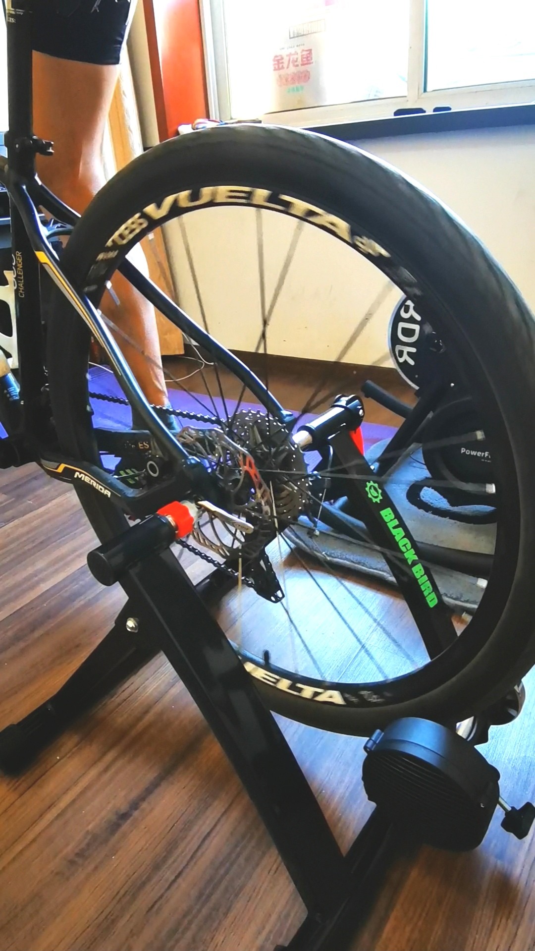 黑鸟新品功率骑行台t1评测